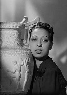 Mutig kämpfte sie gegen rassismus und die nazis. Josephine Baker - Wikipedia