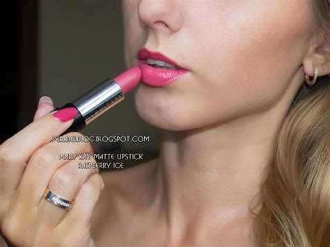 It glides on easily and soothes and smoothes lips. Vera BEL: Mary Kay гелевая матовая помада в двух оттенках ...