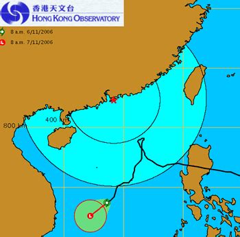 Jun 11, 2021 · 天文台下午3時15分指出，位於南海中部的低壓區有所增強，一個熱帶氣旋正在形成中，天文台考慮在短期內發出一號戒備信號。預料該系統會在今晚至明早（11至12日）與香港保持約500公里或以上距離，今晚至明日本地風勢較大，間中有狂風驟雨，海面有湧浪。 香港熱帶氣旋追擊站 - 網主的話