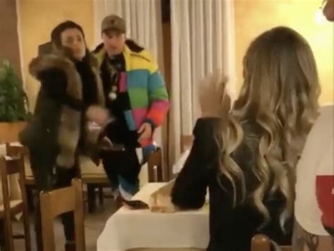 Non posso correre il rischio che succeda qualcosa a mia moglie o ai miei figli. La verità sulla lite tra la moglie di Facchinetti e la ...