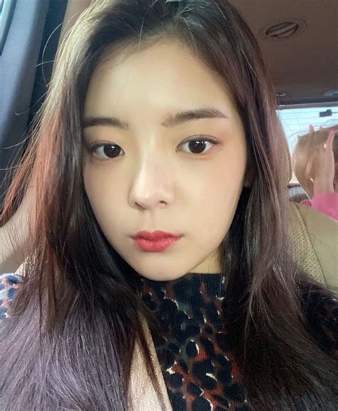1125 x 1110 · jpeg. 9 Potret Selfie Lia ITZY, Wajah Jutek Malah Makin Keren!