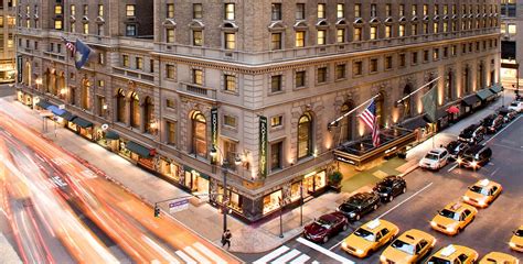 Das Roosevelt Hotel, eine New Yorker Institution, macht ...