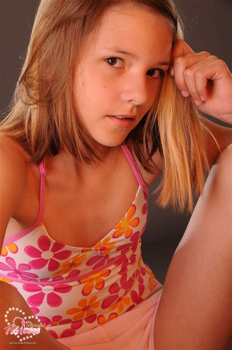 A shorter height should not stand in your way of becoming a model. TINYMODEL - PRINCESS - SET 170 - 65P | Free hot girl pics