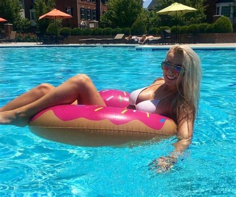 The site owner hides the web page description. Hot Girls and Pool Floats - Barnorama