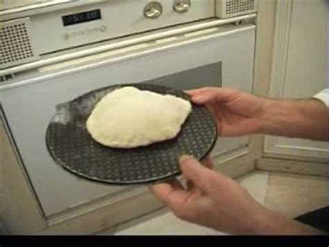 Vittorio e angelo sono i creatori e curatori di vivalafocaccia.com, il blog con le video ricette semplici per fare il pane in casa. Come fare il pane arabo nel forno a legna - 10 minuti di ...