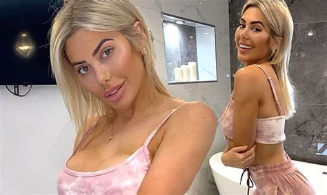 Rocking a high messy bun and a wispy fringe, chloe snapped the. Chloe Ferry continues to showcase her two stone weight loss