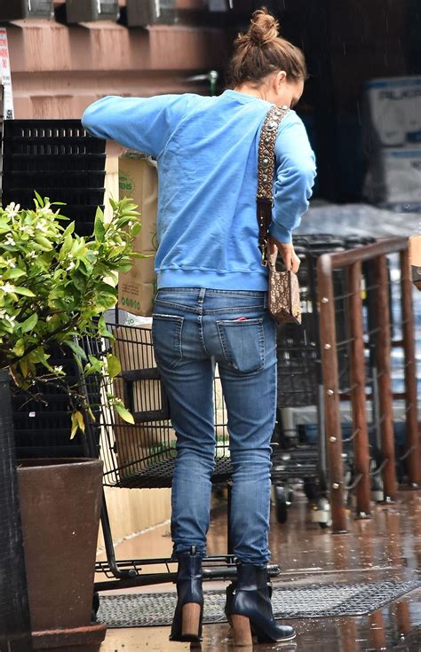 With an unparalleled approach to freshness, every bean we offer was roasted right over the bridge, in brooklyn. Natalie Portman - Buying Coffee in Los Angeles 03/22/2018 ...