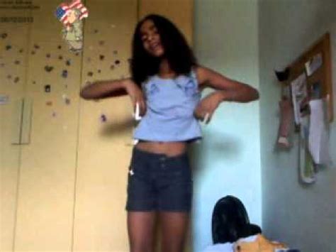 Pagina dedicada para as meninas enviarem seus vídeos dançando funk. menina dançando muuuito bem!! - YouTube
