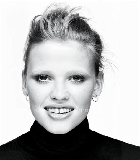 She has walked ramps for many international brands. Search Result in 2020 | Lara stone, Celebrity teeth, Gap teeth