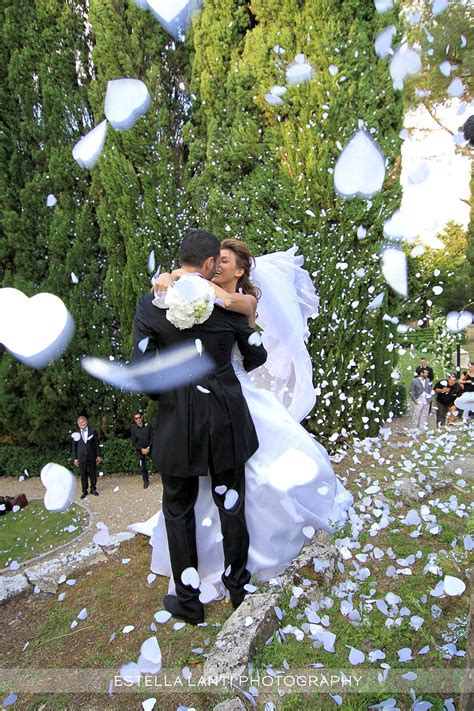 La foto che vedete in apertura di post risale al giorno prima del parto ed è stata pubblicata dall'ex modella sul suo profilo. Matrimonio Leonardo Bonucci e Martina Maccari in Toscana ...