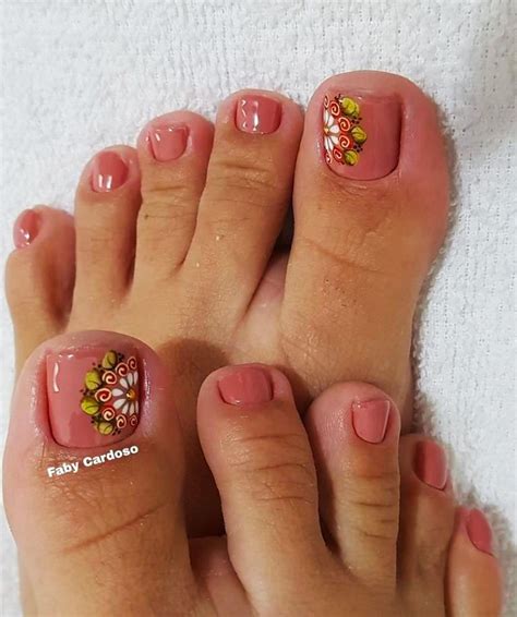 Scopri ricette, idee per la casa, consigli di stile e altre idee da provare. Uñas Decoradas De Los Pies Elegantes , Faciles Y Bonitas ...