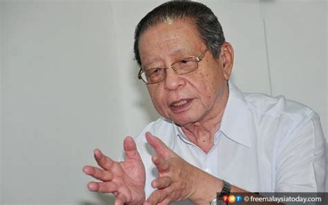 Malaysia's ruling coalition headed by tun dr mahathir mohamad as the prime minister may be headed for an untimely breakup and destruction, says democratic action party adviser lim kit siang. Another Brick in the Wall: Tun Dr Mahathir met "Tun" Lim ...