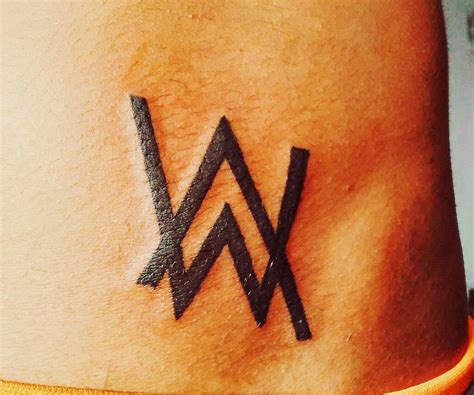 Ver más ideas sobre alan walker, musica electronica, imagenes de alan walker. Tatuaje de alan walker de un cubano | Alan walker, Tatuagem, Tatoo