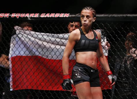 Joanna jedrzejczyk dominates jessica andrade to retain title the champ showed why she's one of the best fighters in mma and maybe best ever Joanna Jedrzejczyk vs. Jessica Andrade official for UFC ...