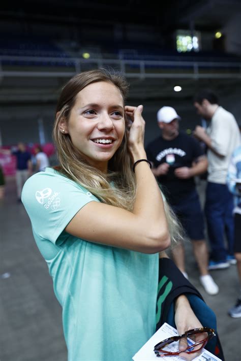 She is the world champion (2019 gwangju) in 200 m butterfly and a bronze medalist at the olympic games (2016 rio de janeiro) in 800 m freestyle. Kapás Boglárka elárulta, érdemes-e neki szerelmes ...