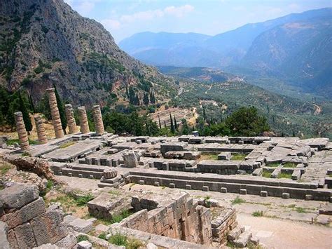 I sacerdoti di olimpia scelsero di affidare il lavoro a fidia solo dopo l'inaugurazione ad atene della sua atena parthénos statua di culto all'interno del partenone ad. OLIMPIA-Grecia | Amazing places on earth, Greece holiday ...