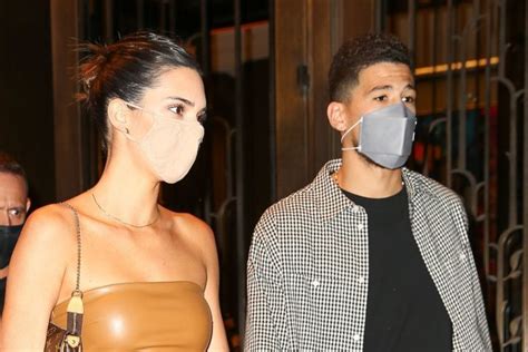 16:24 et, aug 21 2020. Kendall Jenner And Devin Booker Hold Hands During Date ...