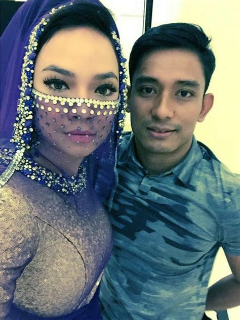 Rasanya, ni kali pertama gambar nora danish diambil dengan memakai baju tidur di internet. Seksi ketat giler pakaian Nora Danish (5 foto gambar ...