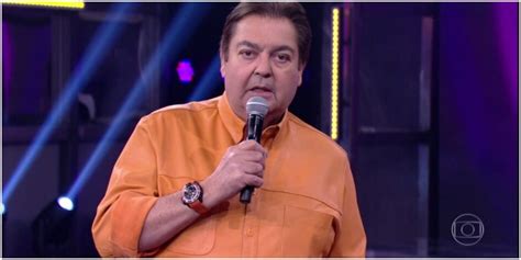 O apresentador comanda o domingão do faustão há mais de 30 anos e essa é a primeira vez que a globo precisa. Faustão é internado em hospital de São Paulo após sentir ...