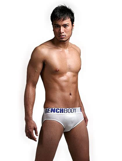 Uyuşturucu tüccarları ve mafya odaklı channel 4 yapımı. PINOY MALE POWER - SEXIEST PHOTOS ONLINE: RAFAEL ROSELL