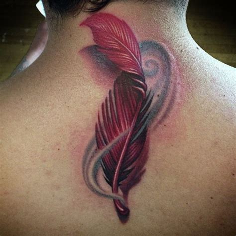 When it comes to tattoo designs, feather tattoos are gaining quite some popularity these days. Tattoo rote Feder 3D (mit Bildern) | Tattoos feder ...