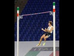 World record pole vault in feet. Duplantis breaks pole vault world record | Sports ...