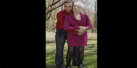 Tout est fait maison depuis 2011. Un jeune homme de 31 ans amoureux d'une vieille de 91 ans ...