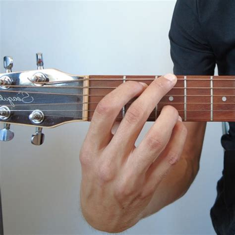 Accords de Guitare Faciles : Guide Débutant | Cours2gratte