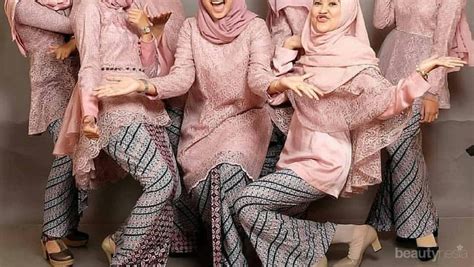 Peranan agama dan keluarga sangat penting untuk mengantisipasi perilaku remeja tersebut. Model Baju Masa Kini Untuk Remaja - Harga Gamis Trend ...