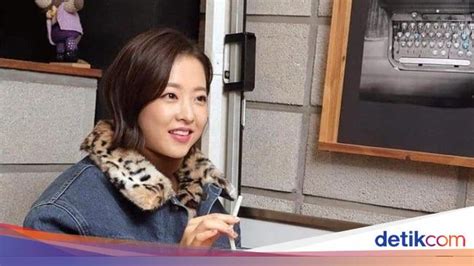 Check spelling or type a new query. Pose Imut Park Bo Young Saat Makan, Pantas Dikira Masih ...