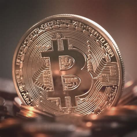 That said, there're risks to investing in bitcoin Bitcoin - What is it And Why Should I Care? - Feed Your ...