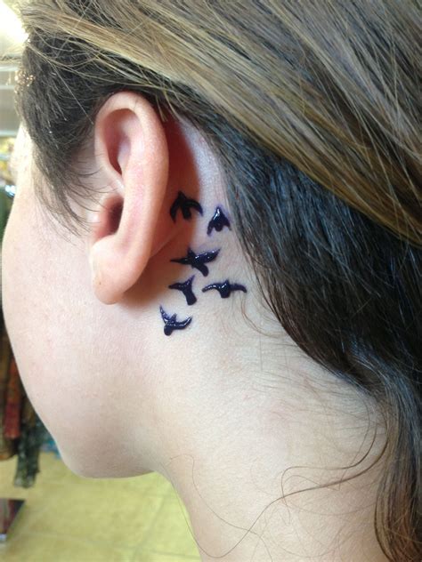 The connection of the bird with the. Pin by Charlie's Body Jewelry, Airbru on Henna | Henna ...