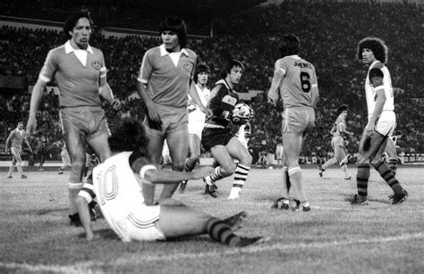 Un intenso comienzo se vivió en san bernardo, ya que, david escalante (6') inauguró el … #OnThisDay in 1981 #Flamengo defeated #Cobreloa in the ...