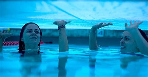 Unduh download film deep trap (2015) sub indo juraganfilm pusatfilm21. Due ragazze intrappolate in piscina nel trailer di 12 Feet ...