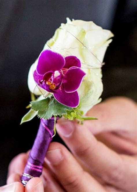 Unsere sträuße werden mit kostenfreier grußkarte an den empfänger geliefert. Anstecker Rose mit Orchidee | Anstecker hochzeit, Hochzeit ...