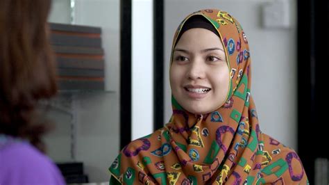 Left with nothing, she had no choice but to return to malaysia. Koleksi Filem Melayu | Tonton Online | Malay Movie ...