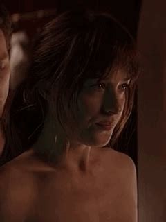 Aku menggerutu dengan frustrasi pada diri sendiri didepan cermin. Fifty Shades Of Grey 105 GIF - Download & Share on PHONEKY