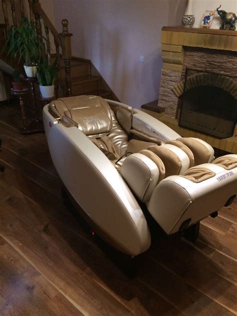 A best japanese massage chair (also known as a shiatsu massage seat ) can bring therapeutic massage and deep relaxation table of contents. Massage chair YAMAGUCHI ORION | Massage chair, Japanese ...
