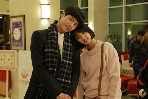 Ia memulai karier di industri hiburan korea dengan 5. park bogum and hyeri in reply 1988 unreleased photos thank ...