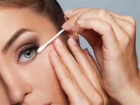 Get another cotton ball that's been wet with the commercial mascara remover and gently wipe it across your lashes. How To Remove Waterproof Mascara Easily - 7 Effective Ways ...