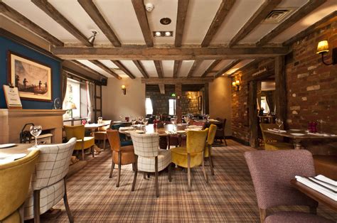 The crown at woodbridge offers all that is great about escaping to the country, with all that is good about visiting a market town. The Crown, Henlow - Spencer Swinden