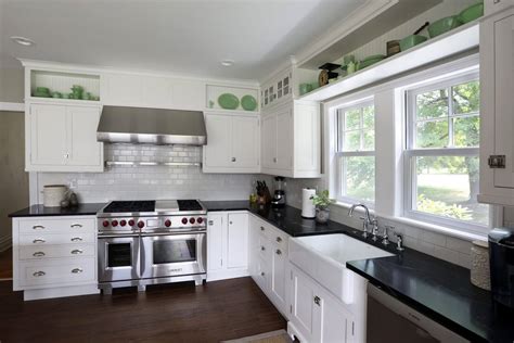 It's balanced beautifully against the luxurious calacatta backsplash. 35+ Ideas about White Kitchen Cabinets at TheyDesign ...