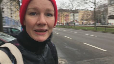 She is married to architect max and mother of a young son. Sandra Hüller zum KURZFILMTAG 2016 - YouTube