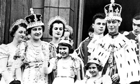 A rainha elizabeth também não fuma nem bebe muito. Rainha Elizabeth II comemorou 88 anos com nova fotografia ...
