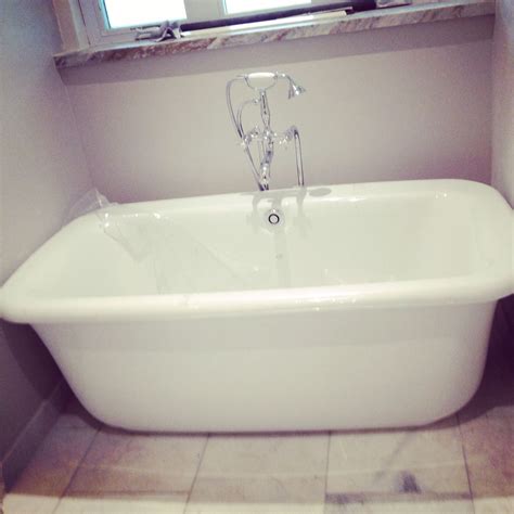 Whirlpool bathtubs, jetted bathtubs, clawfoot tubs & more! Maax tub Miles | Maax tub, Tub, Maax