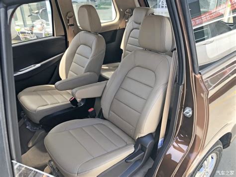 Gambar seat kereta wuling hongguang s. captain seat New Wuling Hongguang S 2018 | AutonetMagz ...