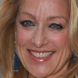 It makes it fast and easy for you to find out a particular height in another system of measurement. Patricia Wettig Height in feet/cm. How Tall