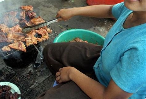 Also known as the north east district and land office in english. 10 maut selepas makan daging anjing di Kemboja | Astro Awani