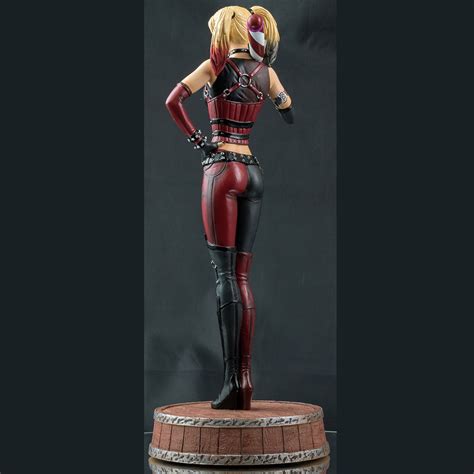 Harleen quinzel became obsessively fixated on her patient, and believed herself to be in love with him. Batman: Arkham City Harley Quinn Limited Edition 1/6th ...