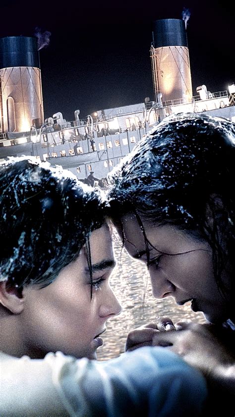 It's been 20 years since kate winslet and leonardo dicaprio met on the set of titanic, and while their first onscreen relationship ended tragically, kate and leo's love has lived on in the years since. Titanic Leonardo Dicaprio And Kate Winslet In Love ...
